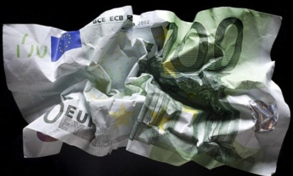 Μείωση της εμπιστοσύνης των ευρωπαίων στο ευρώ