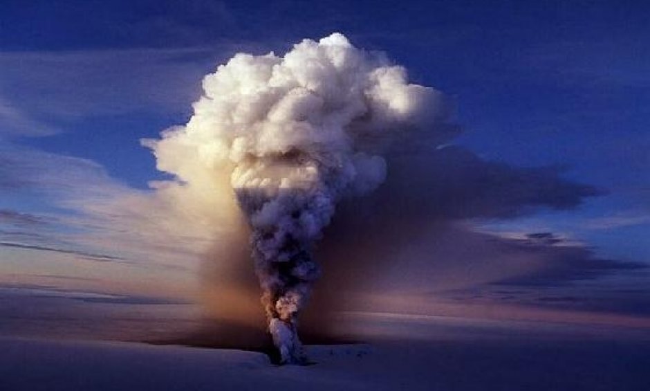 Η τέφρα απειλεί και πάλι την Βρετανία – Τι συστήνει η Ενωση Βρετανών Ασφαλιστών