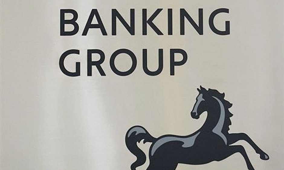 Lloyds: Πουλά τις περιφερειακές μονάδες