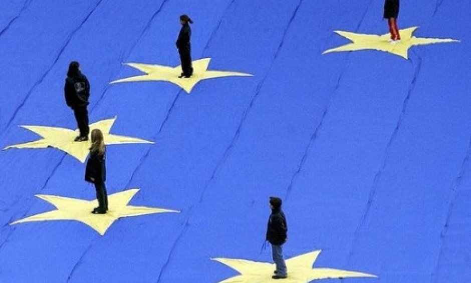 Υπέρ της αναπτυξιακής βοήθειας 9 στους 10 Ευρωπαίους