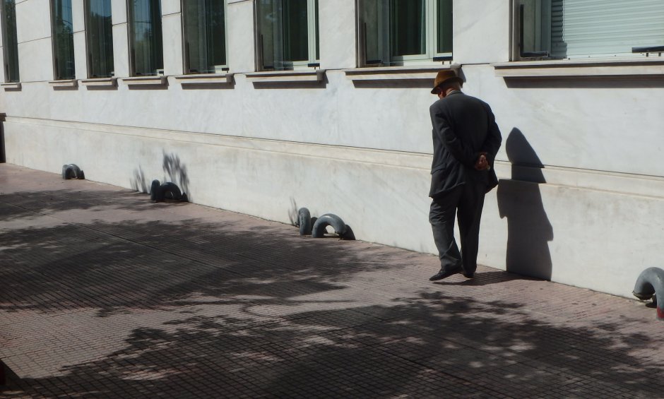 Αραρίσκοντας Ηλίας Προβόπουλος: Όταν μας ακολουθεί μια σκιά