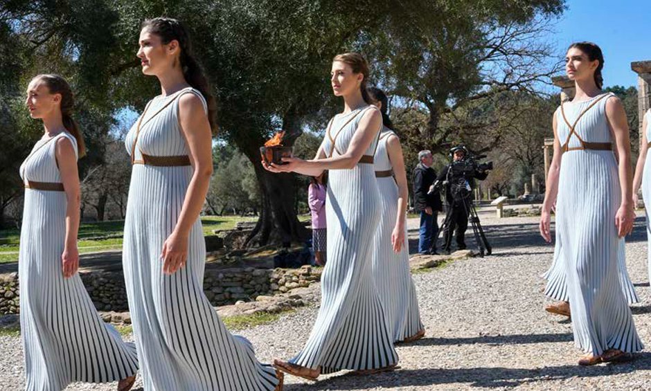 Έλληνες, θαυμαστοί αλλά και τιποτένιοι!