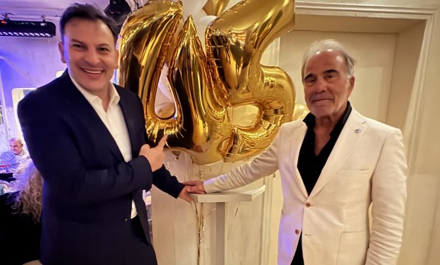 Οι παλιοί συνάδελφοι Διευθυντές και το ζεϊμπέκικο του Κελεσίδη που ζωγράφισε μια γενιά στις στροφές του