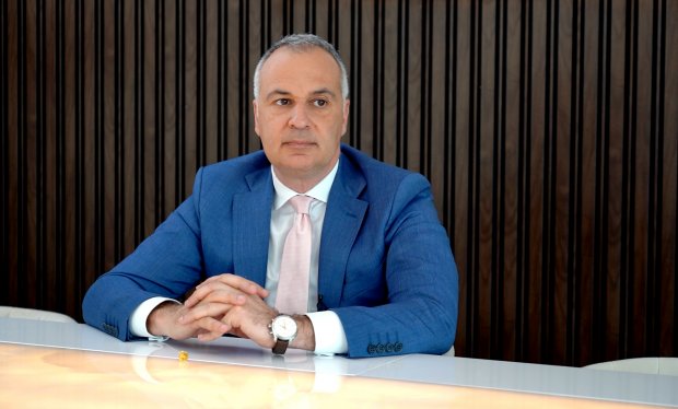 Πέτρος Τασιός (Howden): Πώς ο πόλεμος στη Μέση Ανατολή επηρεάζει ναυτασφάλιση, ενέργεια και παγκόσμιες ισορροπίες