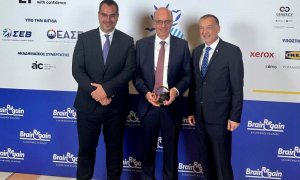 ΕΚΠΑ: Βράβευση της Ιατρικής Σχολής Αθηνών για την προσφορά της στον επαναπατρισμό επιστημόνων