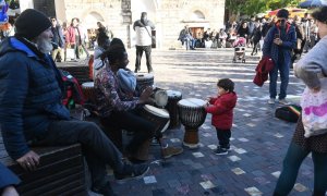 Το παιδί, το τύμπανο και ο χρόνος της γιορτής