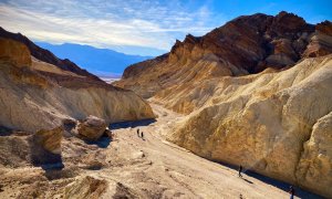 Η «Κοιλάδα του Θανάτου» και επιστροφή στο...1970(;), οι ξένοι παραμένουν στις ελληνικές μετοχές, ο φόβος του στασιμοπληθωρισμού και το αρνητικό σενάριο για την Ευρωζώνη