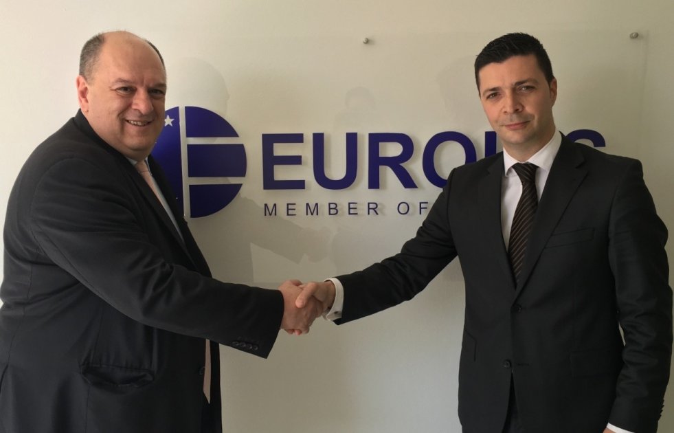 Euroins полное покрытие турция. О компании евроинс. EUROINS страховая компания. Евроинс страхование.