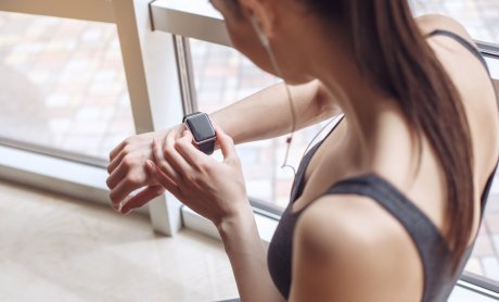 Τα έξυπνα ρολόγια προβλέπουν υπέρταση και υπνική άπνοια