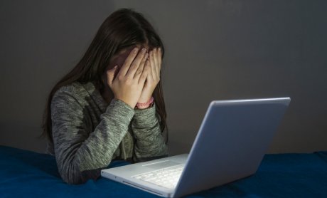 Cyberbullying: Πώς μπορούν γονείς και εκπαιδευτικοί να βοηθήσουν;