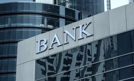 Απελεύθερος: Οι τράπεζες και η επιστροφή στο μοντέλο Σημίτη