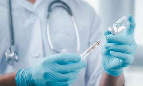 ΕΚΠΑ: Οδηγός εμβολιασμού για τον ιό SARS-CoV-2 για ογκολογικούς ασθενείς