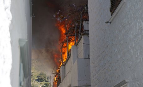 Αίσιο τέλος είχε η φωτιά σε σπίτι στην Ύδρα χάρη στο Εθελοντικό Πυροσβεστικό Κλιμάκιο του νησιού!