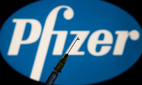 Η Κομισιόν υπογράφει τρίτη σύμβαση με την BioNTech-Pfizer για επιπλέον 1,8 δισεκατομμύρια δόσεις