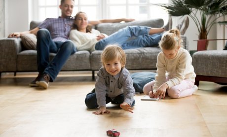 ΕΚΠΑ: Τι δείχνει μελέτη για την ενδοοικογενειακή μετάδοση κορονοϊού από παιδιά και εφήβους