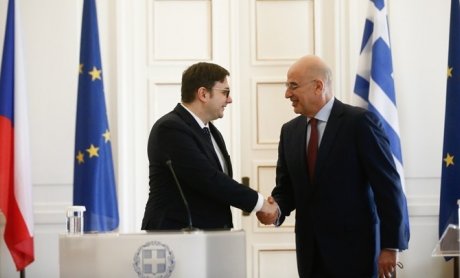 Ν. Δένδιας: Καταβάλλουμε κάθε δυνατή προσπάθεια για να διασφαλίσουμε την προστασία της ομογένειάς μας στην Ουκρανία