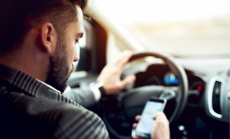 Οι ψηφιακές λύσεις μειώνουν την απόσπαση προσοχής και βελτιώνουν την οδική ασφάλεια!