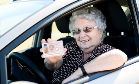 Ασφαλίζεται ένας οδηγός με ληγμένη άδεια οδήγησης λόγω ηλικίας;