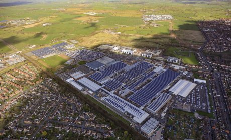 Kosmocar: Η Bentley γιορτάζει 10 χρόνια λειτουργίας με ηλιακή ενέργεια στο “Dream factory”!