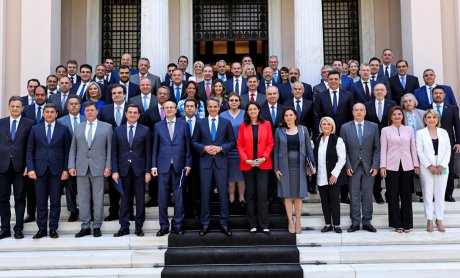 Κυβέρνηση: Θερμό καλοκαίρι με επιτάχυνση του κυβερνητικού έργου   