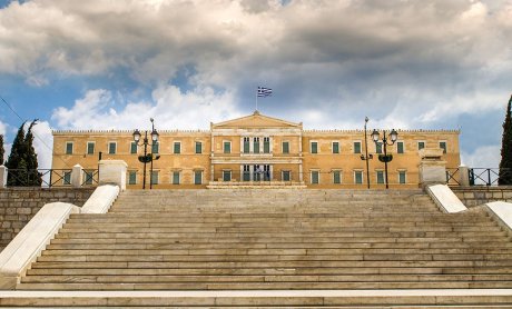 Ορκίζεται στις 11:00 η νέα Βουλή! 