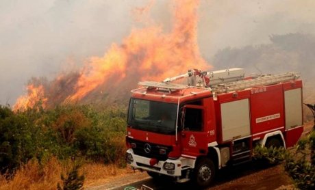 Νέα φωτιά στα Καλύβια Αττικής: Μήνυμα του 112 στους κατοίκους της Βαλομάνδρας να εκκενώσουν!