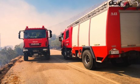 Σε εξέλιξη πυρκαγιές σε τρεις διαφορετικές εστίες στον Ασπρόπυργο!