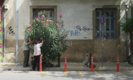 Ηλίας Προβόπουλος: Πως ελευθερώνεται ένα πεζοδρόμιο