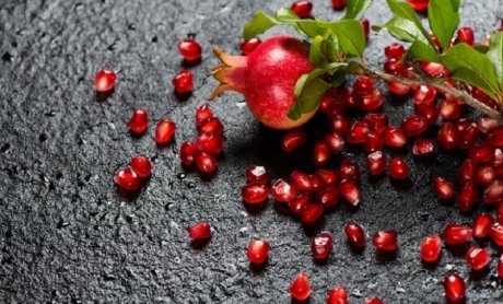 Πρωτοχρονιά 2024: Γιατί σπάμε ρόδι σήμερα;