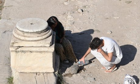 Ηλίας Προβόπουλος: Οι τουρίστες και οι χελώνες της Ρωμαϊκής Αγοράς!