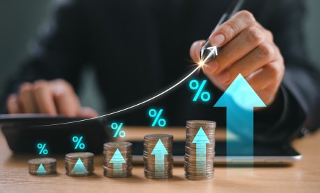 Πλεόνασμα- μαμούθ, πρωταθλητές στη μείωση χρέους, η επιστροφή...του ΧΑ, πως δανειζόμαστε φθηνότερα από τις ΗΠΑ