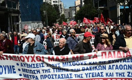 Οι συνταξιούχοι καταφεύγουν σε μαζικές προσφυγές για τη 13η και 14η σύνταξη