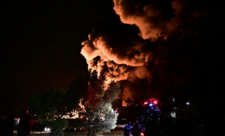 Πυρκαγιά σε χώρο εργοστασίου πλαστικών στα Μέγαρα