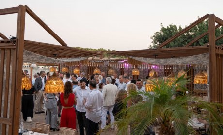 Η MEGA Brokers αφιέρωσε μια αξέχαστη βραδιά στους συνεργάτες της στην Αθηναϊκή Ριβιέρα