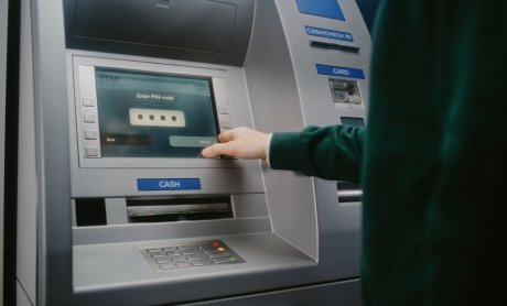 Από σήμερα 11 Αυγούστου αναλήψεις από τα ΑΤΜ με μηδενικές χρεώσεις