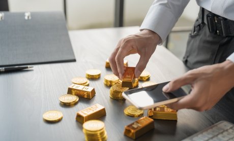 Τα «περίεργα» των αγορών, οι αισιόδοξοι αγοράζουν τεχνολογία, οι απαισιόδοξοι χρυσό, μείωση του ελληνικού «παραγωγικού κενού», σε υψηλά 10ετίας οι τραπεζικές μετοχές, σε ιστορικό χαμηλό τα «κόκκινα» δάνεια