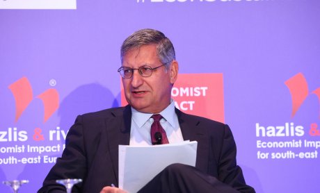 Π. Μυλωνάς στον Economist: Χρειάζεται πιο ευέλικτη προσέγγιση στην πράσινη μετάβαση