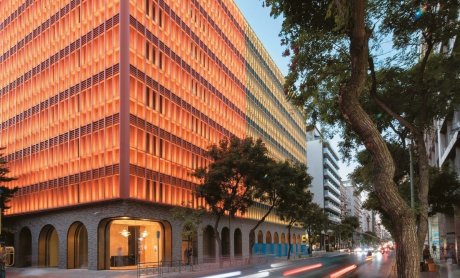 Η χρονιά του «Αλόγου» και ο πολιτικός κίνδυνος, οι «ρωσόφιλοι» αριστεροί και δεξιοί μαζί στα μπλόκα, ρωσικός δάκτυλος και στην Βουλγαρία, ιστορικό το 2025 για τις ευρωπαϊκές αγορές, έπεσαν οι υπογραφές για την Εγνατία, στην Alpha περνά το Μινιόν