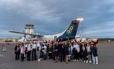 «AEGEAN Santa Crew»: Εθελοντές-εργαζόμενοι της AEGEAN έφεραν τα Χριστούγεννα στα σχολεία απομακρυσμένων περιοχών της Ελλάδας
