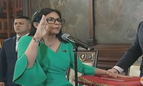 Σε…αναμμένα κάρβουνα λόγω Μαδούρου, η «ώρα μηδέν» για τους αγρότες, άρχισαν οι επιθέσεις κατά  Καρυστιανού, η εκλεκτή της αγοράς πετρελαίου, νέα ιστορικά ρεκόρ στη Wall Street, πιο…κοντά Alpha και Unicredit