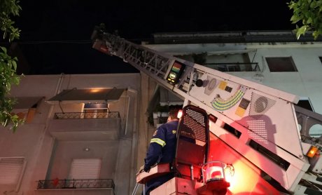 Φωτιά μετά από έκρηξη φιάλης υγραερίου σε διαμέρισμα στου Γκύζη