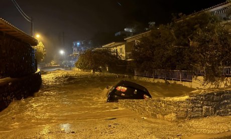 Πόρος: Κατέρρευσε γέφυρα στο Ασκέλι – Παρασύρθηκαν οχήματα και πλημμύρισαν σπίτια