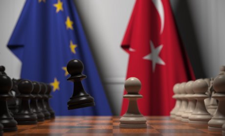 Οι σχέσεις ΕΕ-Άγκυρας και η αποδυνάμωση της Τουρκίας στη γεωπολιτική σκακιέρα
