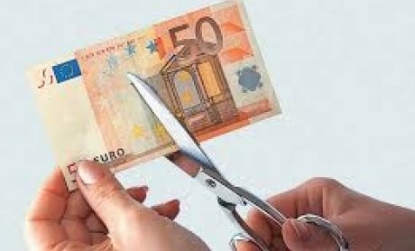 Moody’s: Πολύ πιθανό το κούρεμα καταθέσεων στις ελληνικές τράπεζες