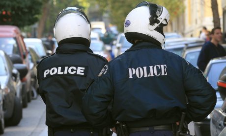 Τον «έκοψαν» από την αστυνομία λόγω τατουάζ και τώρα τον αποζημιώνουν με 88.000 ευρώ!