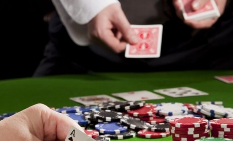 Σκληρό πόκερ στην τσόχα των επιχειρηματικών δανείων