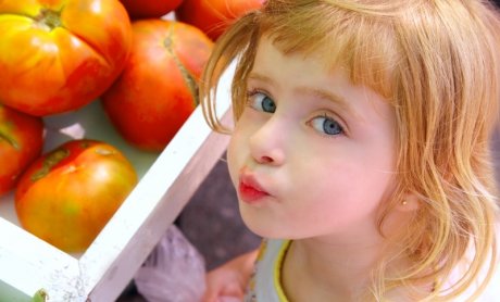 7 μύθοι και αλήθειες για την παιδική διατροφή