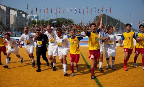 Στο 12ο Παγκόσμιο Κύπελλο street soccer η Εθνική Αστέγων, με την υποστήριξη της INTERAMERICAN