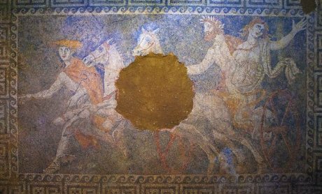 Αμφίπολη: Η Περσεφόνη, νεαρή και κοκκινομάλλα, το τρίτο πρόσωπο στο ψηφιδωτό