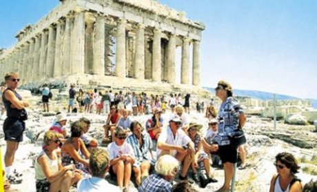 Γιατρός στην Ακρόπολη για τους επισκέπτες